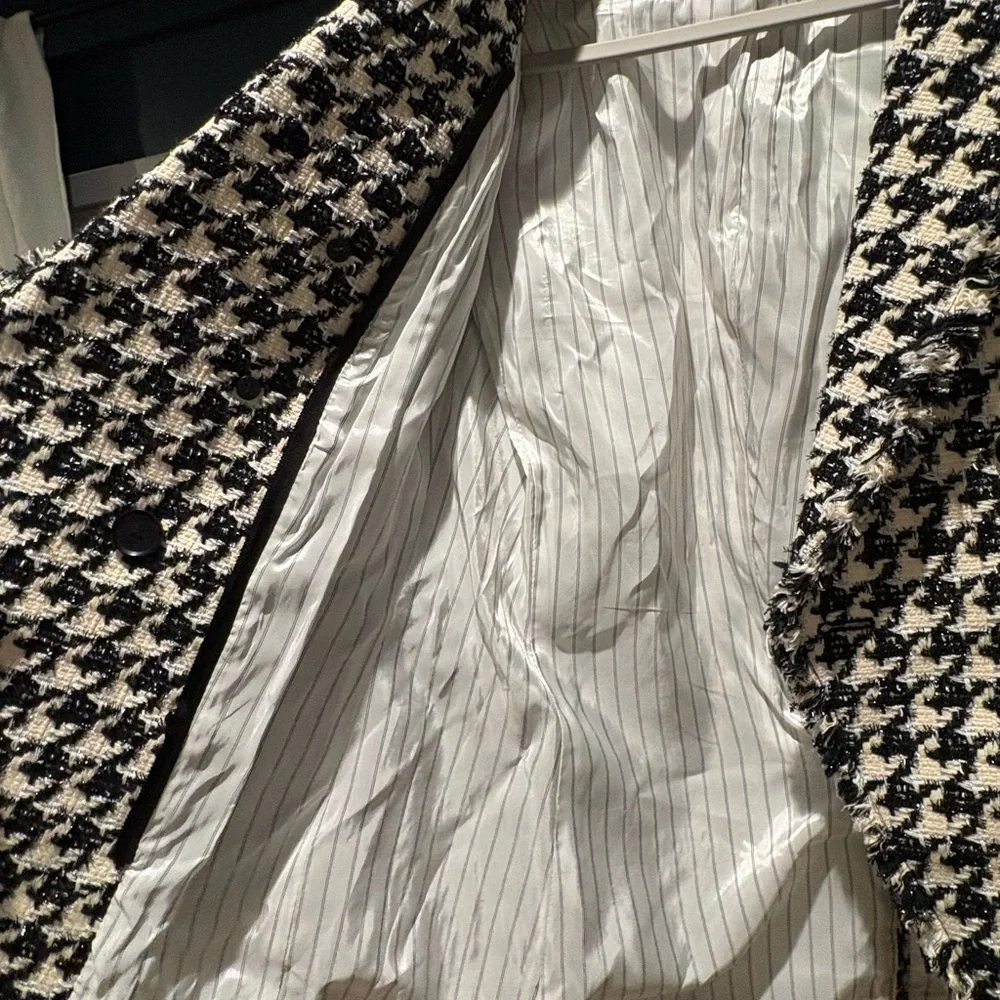 Veronica Beard Classic Houndstooth Blazer - Picture 3 of 10